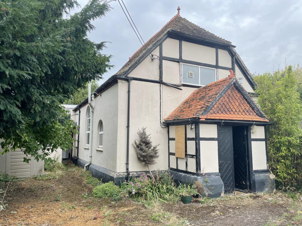 Lot: 19 - FORMER CHURCH WITH PLANNING CONSENT TO CONVERT TO A RESIDENTIAL DWELLING - 
