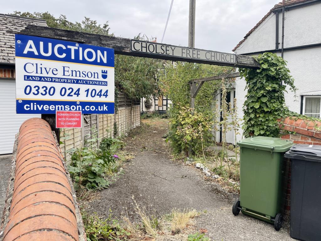 Lot: 19 - FORMER CHURCH WITH PLANNING CONSENT TO CONVERT TO A RESIDENTIAL DWELLING - 