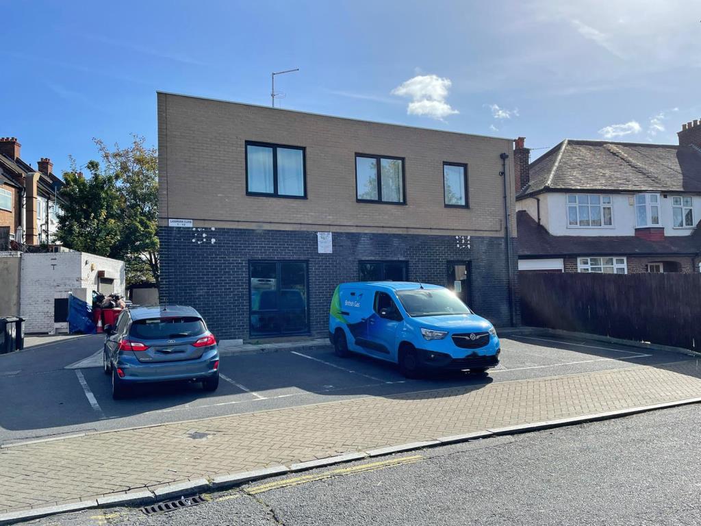Lot: 98 - LONG LEASEHOLD COMMERCIAL PREMISES WITH POTENTIAL - 
