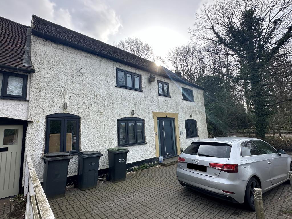 Lot: 110 - SEMI-DETACHED HOUSE FOR IMPROVEMENT - Semi-detached house