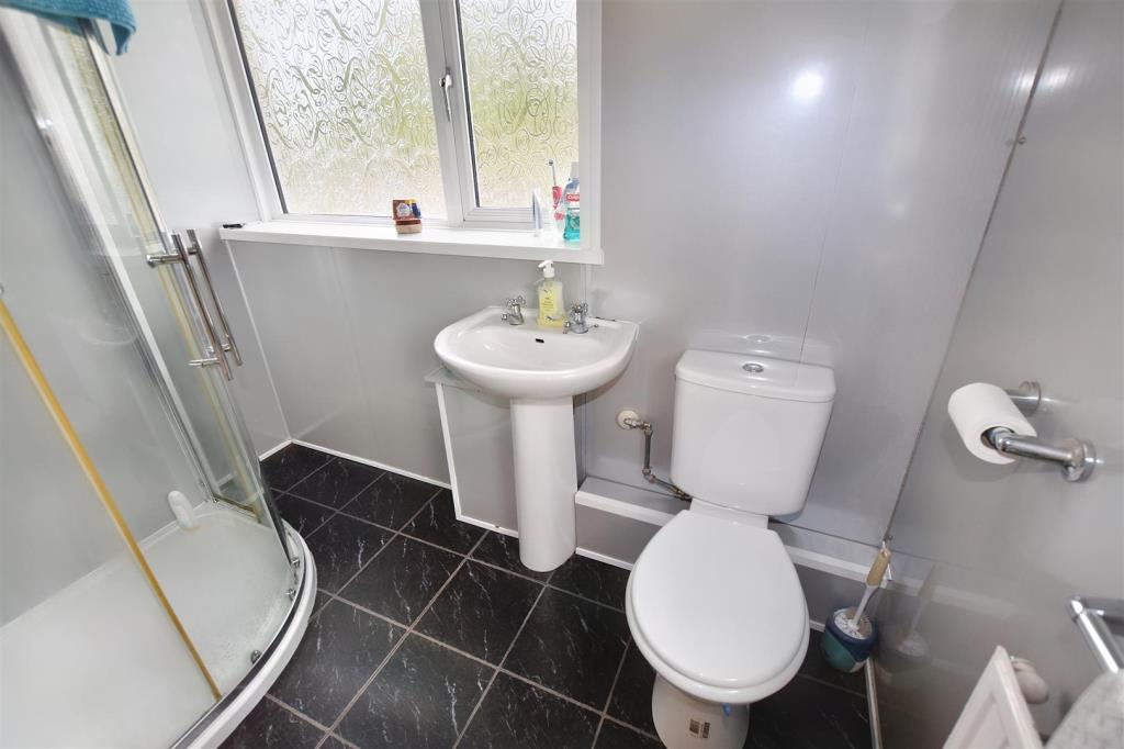 Lot: 53 - END-TERRACE HOUSE FOR IMPROVEMENT - Shower room with W.C. and wash basin