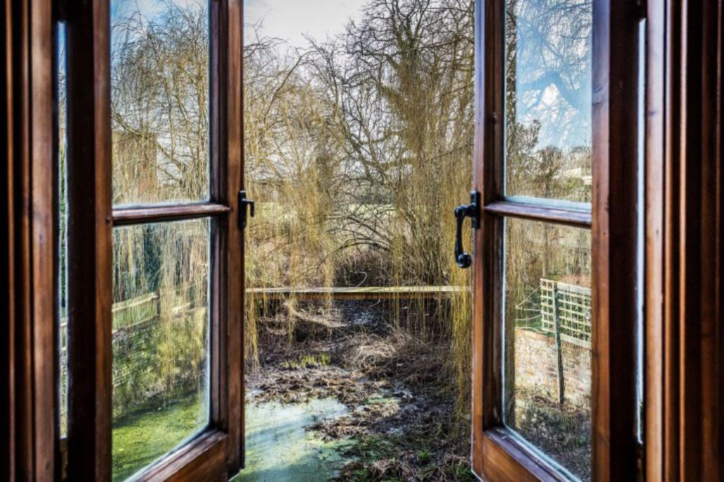 Lot: 63 - PERIOD FORMER WATER MILL WITH PLANNING FOR RESIDENTIAL CONVERSION - Window