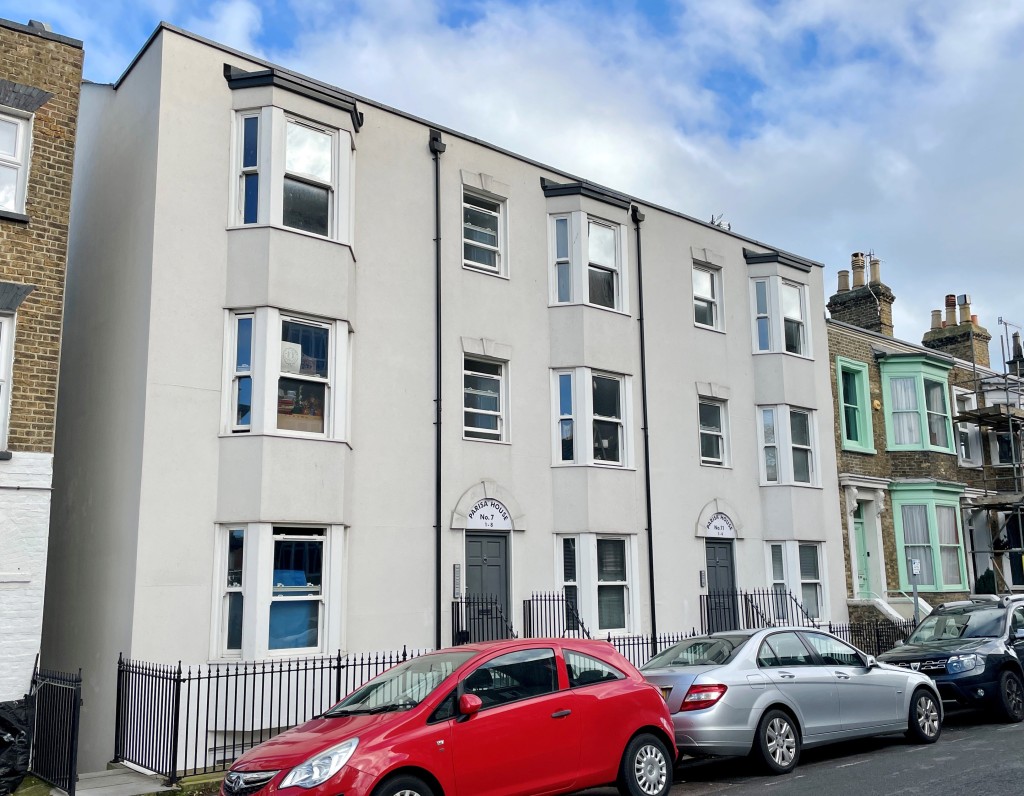 LOT 116 AUCTION 255 FREEHOLD BLOCK OF TWELVE TWO BEDROOM FLATS