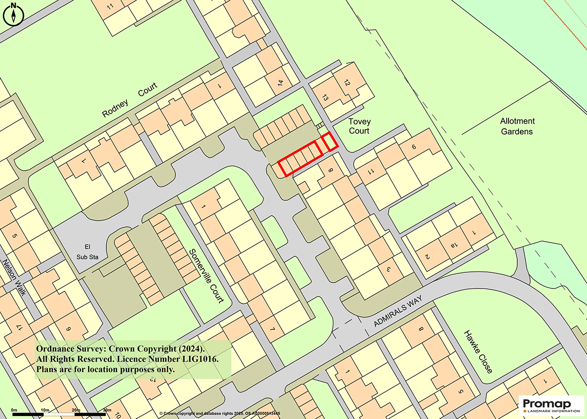 Lot: 26 - LAND WITH FIVE GARAGES WHICH FORM PART OF A LARGER BLOCK - 