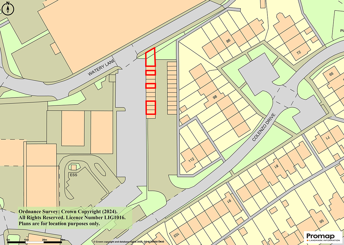 Lot: 14 - LAND WITH FIVE GARAGES IN A LARGER BLOCK - 