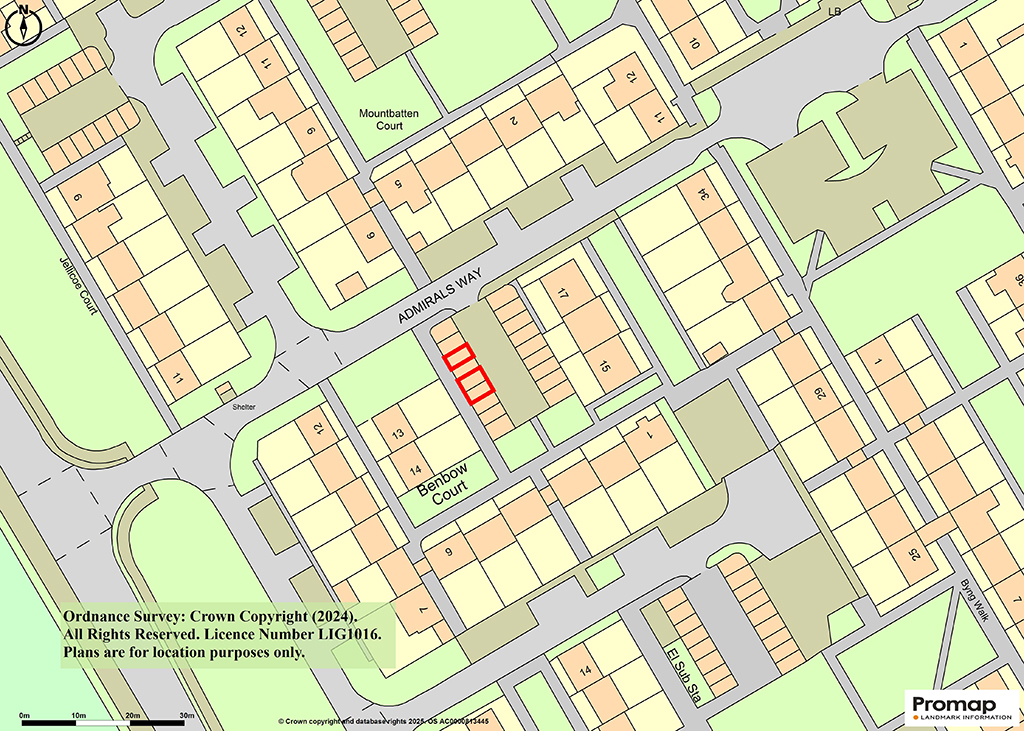 Lot: 38 - THREE FREEHOLD GARAGES IN A BLOCK - 