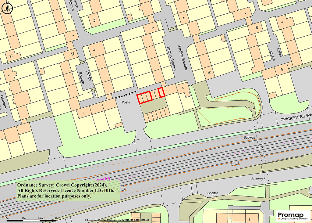 Lot: 30 - FOUR FREEHOLD GARAGES IN A LARGER BLOCK - 