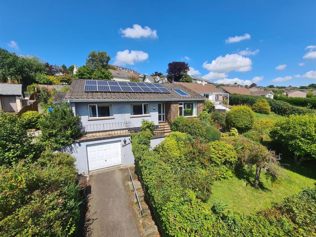 Lot: 118 - DETACHED BUNGALOW FOR IMPROVEMENT - Front of the property