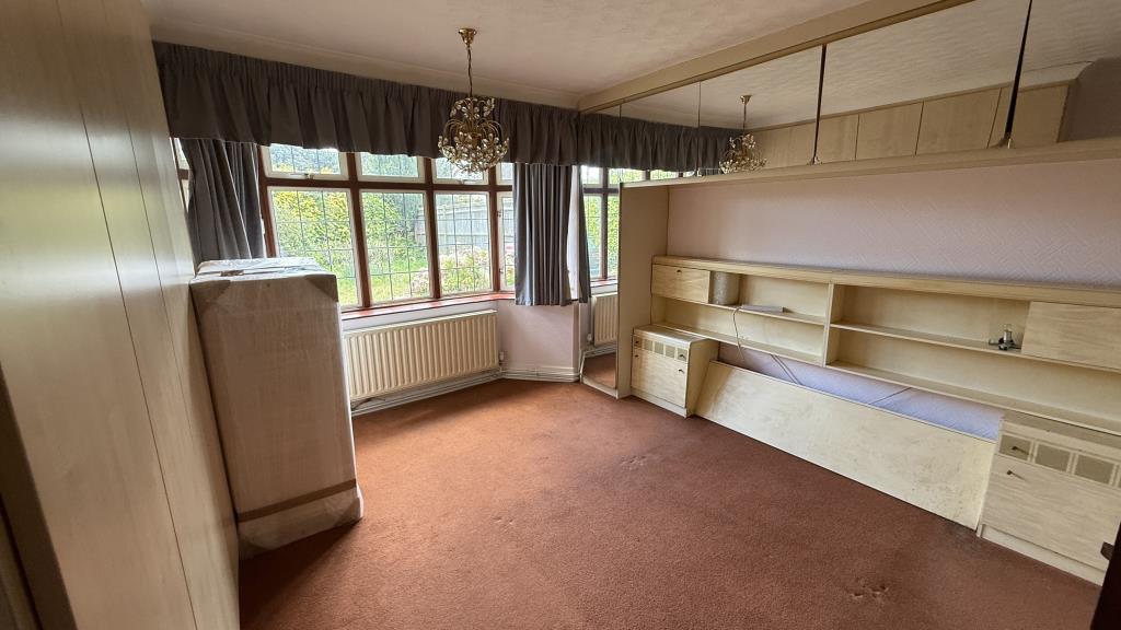 Lot: 136 - DETACHED BUNGALOW WITH GARAGE - Interior image of bedroom 1
