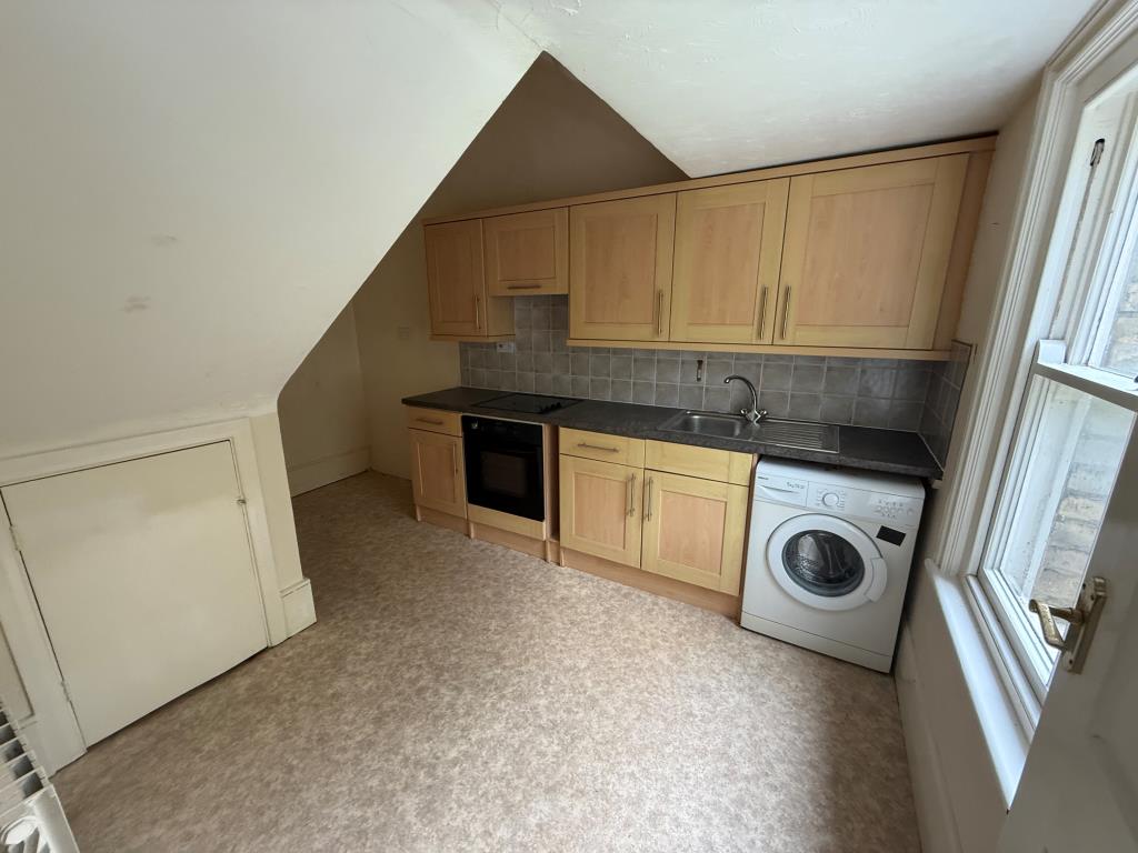 Lot: 128 - GROUND FLOOR FLAT FOR REFURBISHMENT - Kitchen