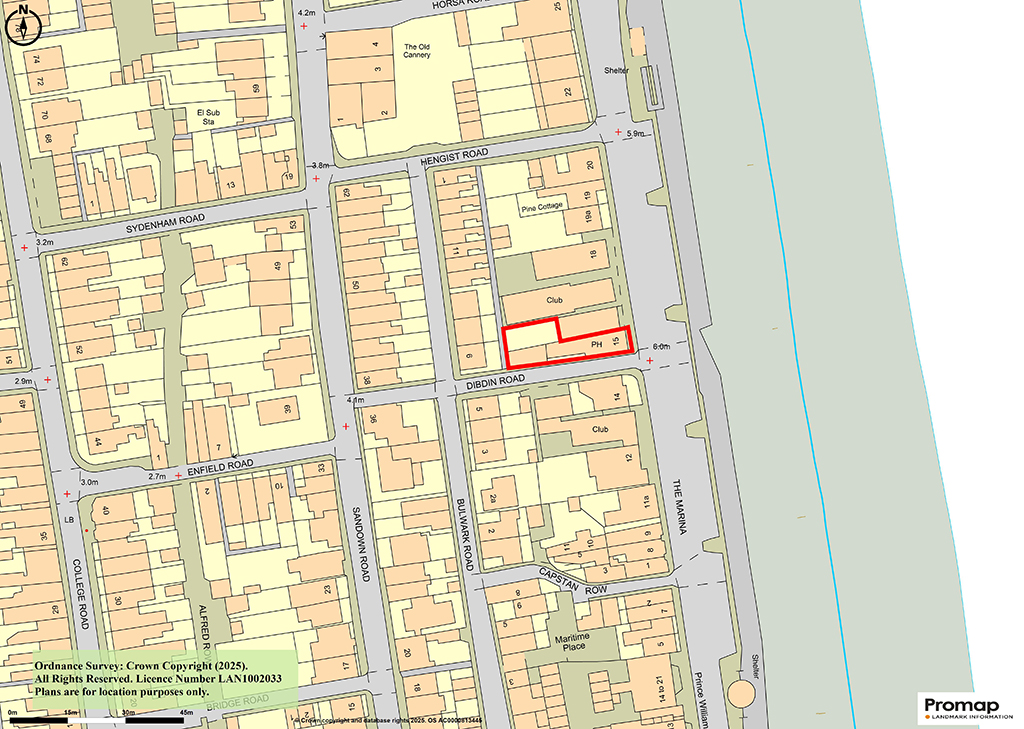Lot: 122 - SEAFRONT PUBLIC HOUSE WITH THREE-BEDROOM FLAT WITH SEA VIEWS - 