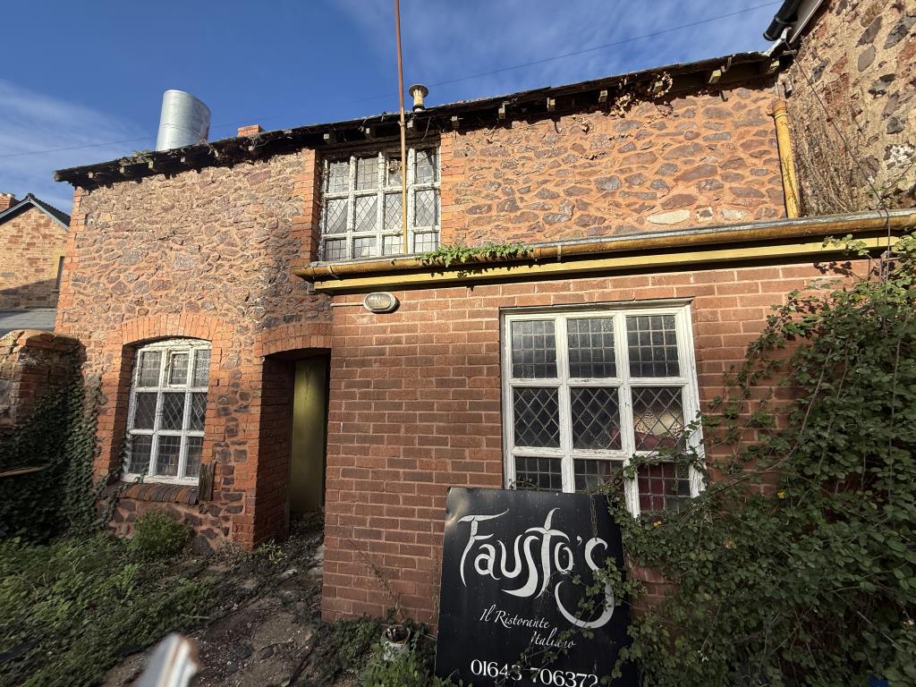 LOT - 66 AUCTION - 263 - FORMER COACH HOUSE WITH PLANNING PERMISSION ...