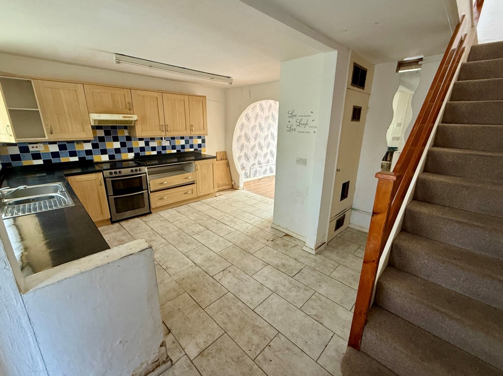 8 Hutchings Close, Sittingbourne, Kent, ME10 3QA