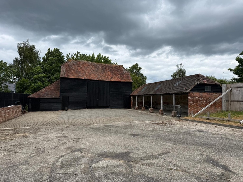 Barn & Car Port at Brook Farm Cottages, Five Oak Green Road, Tonbridge, Kent, TN11 0QN
