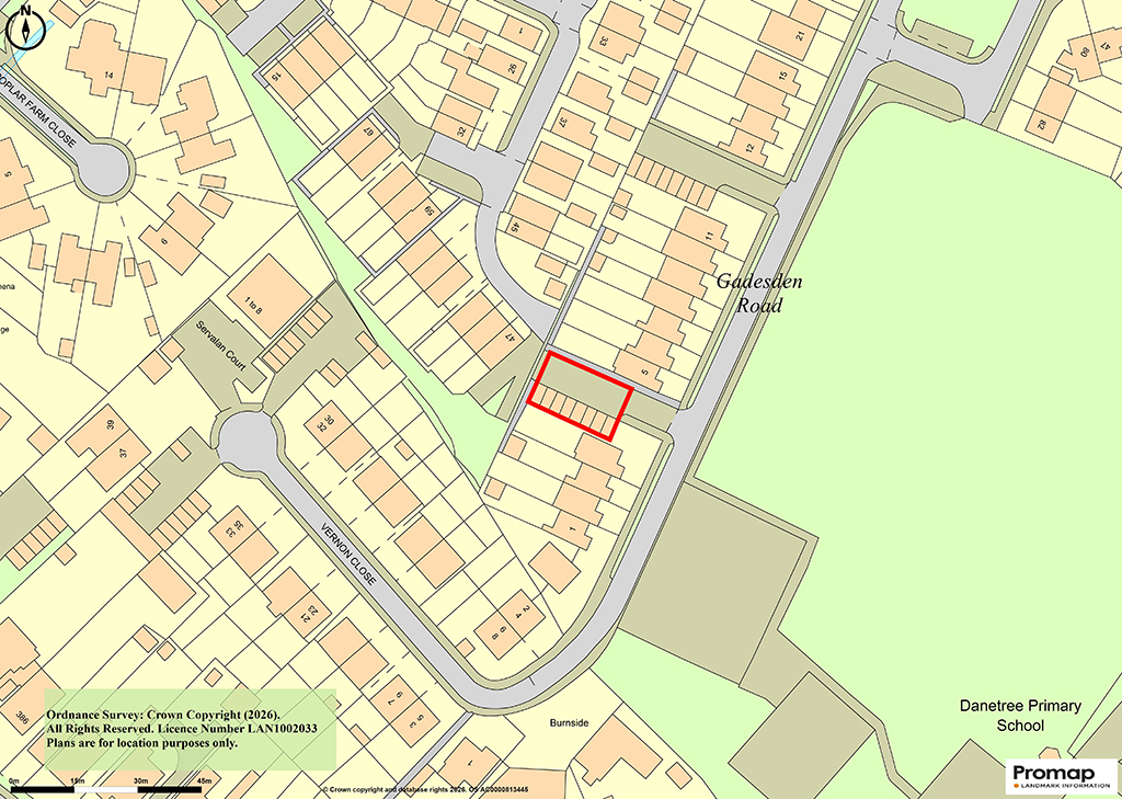 Lot: 17 - COMPOUND OF EIGHT GARAGES -