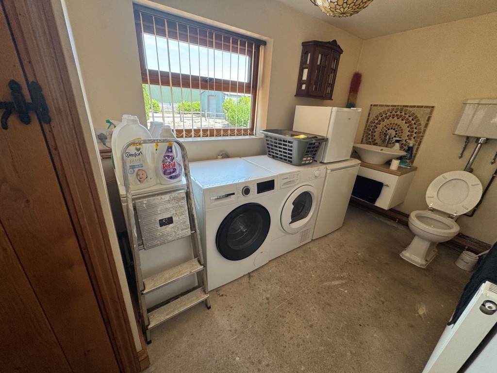 1 & 2 Bimbury Cottage, Bimbury Lane, Detling, Maidstone, Kent, ME14 3HY image 4