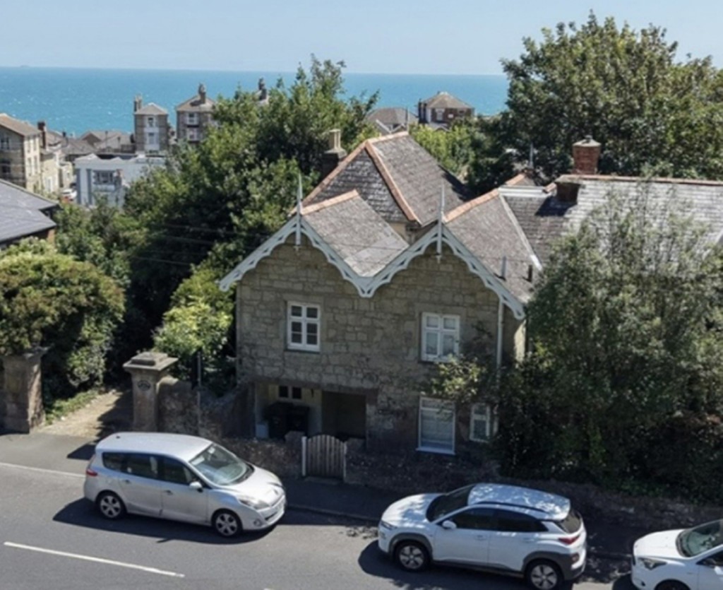 Lot: 159 - THREE-BEDROOM COTTAGE CLOSE TO TOWN CENTRE AND SEAFRONT - Front Elevation Of Above