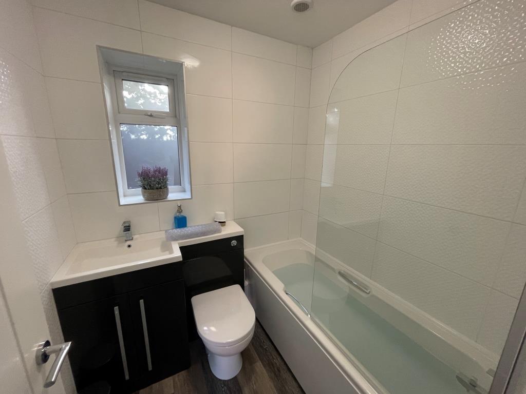 Resitential Investment - SheernessResitential Investment - Sheerness - Kent - Modern bathroom with three piece suite