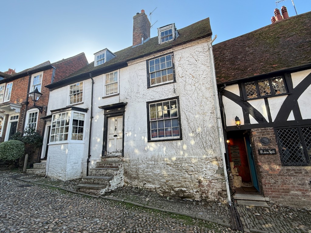 Corporate Real Estate Agent-post-ai-image-419.png