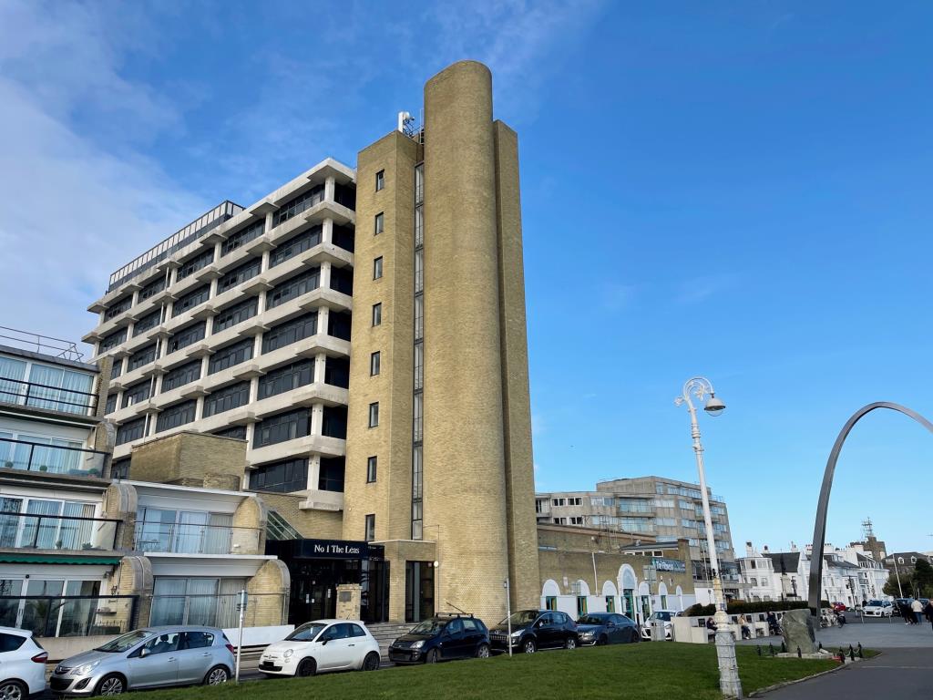 How to Sell a Flat Fast! – Have you considered selling your flat at auction?