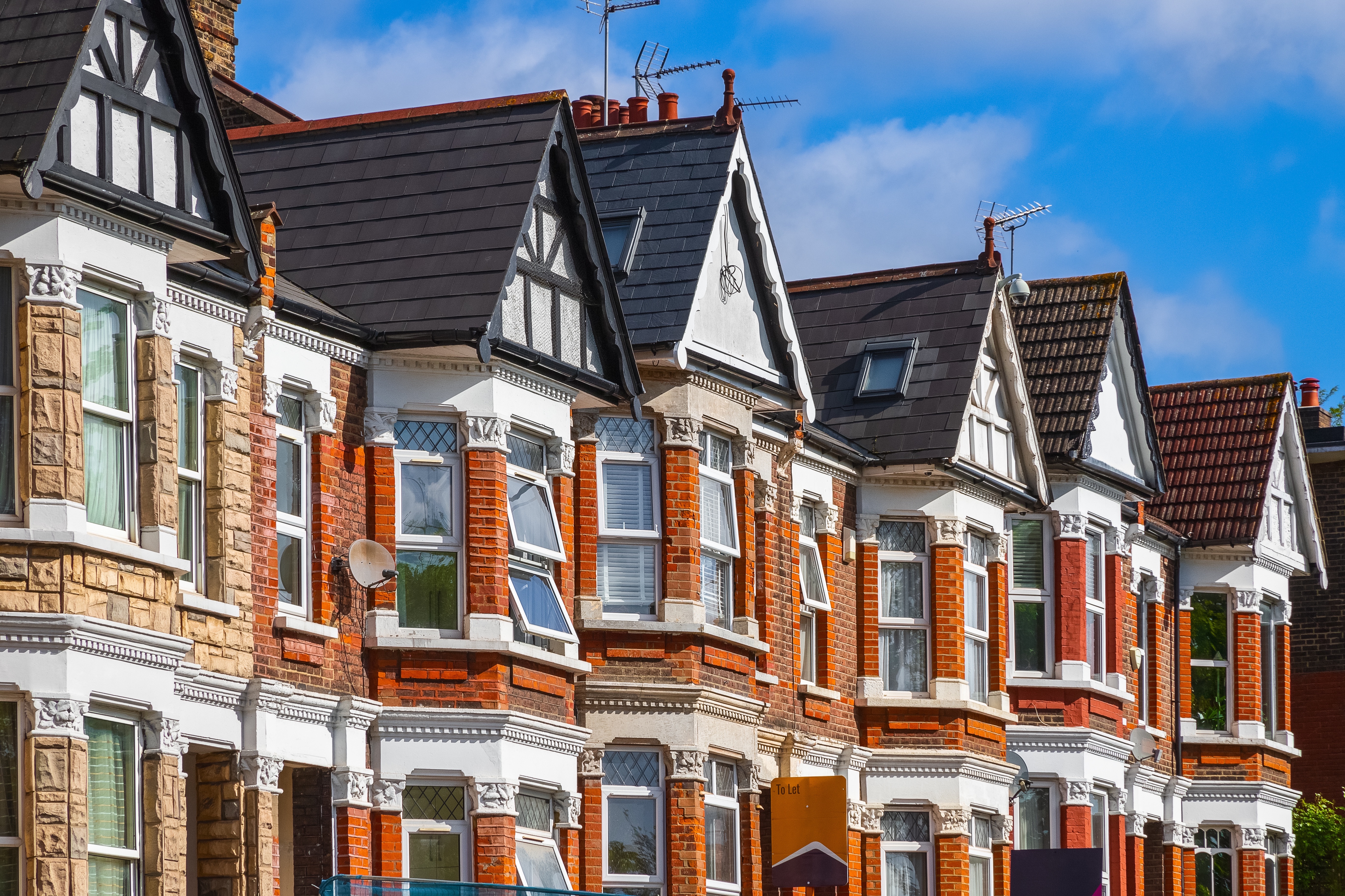 Selling Your London House In A Speedy Manner – Have You Considered Property Auctions?