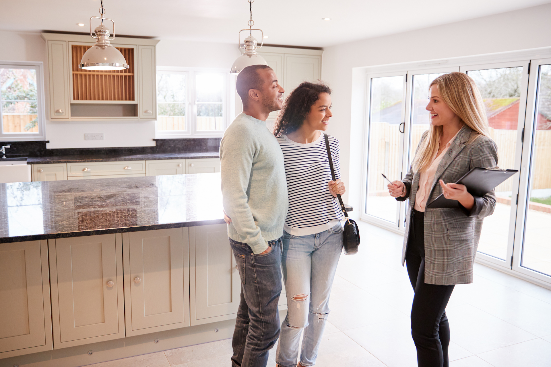 Do houses sell for less at auction? Below guide price? The Myth Debunked!